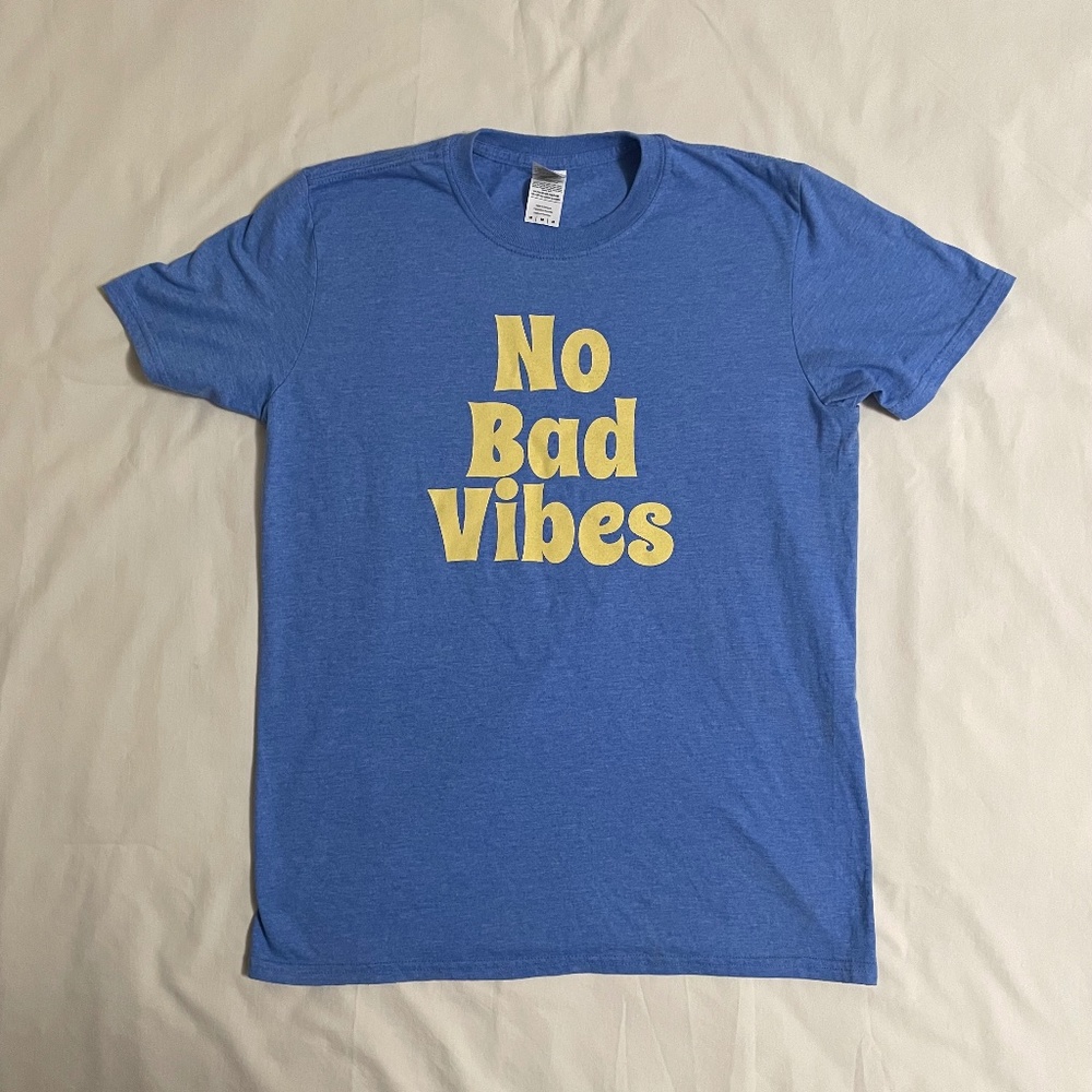 Medium "No Bad Vibes" T-Shirt. Gildan Softstyle Ring Spun. Blue. Great condition